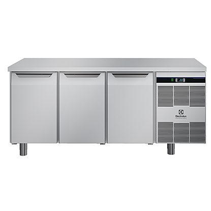 Digital Cabinets3-door Refrigerated Counter, +2+8°C, 600x400 capacity, AISI 304, R290