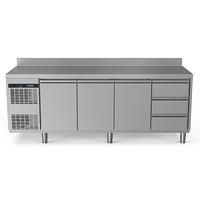 NPT Active HP<br>Tavolo refrigerato 590 lt, 3 porte e 3x1/3 cassetti, -2+10°C, alzatina