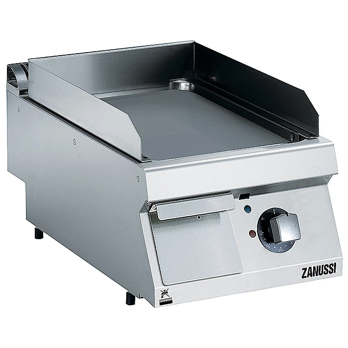 Gamma cottura modulare<br>Fry top elettrico con piastra in acciaio al cromo lucido