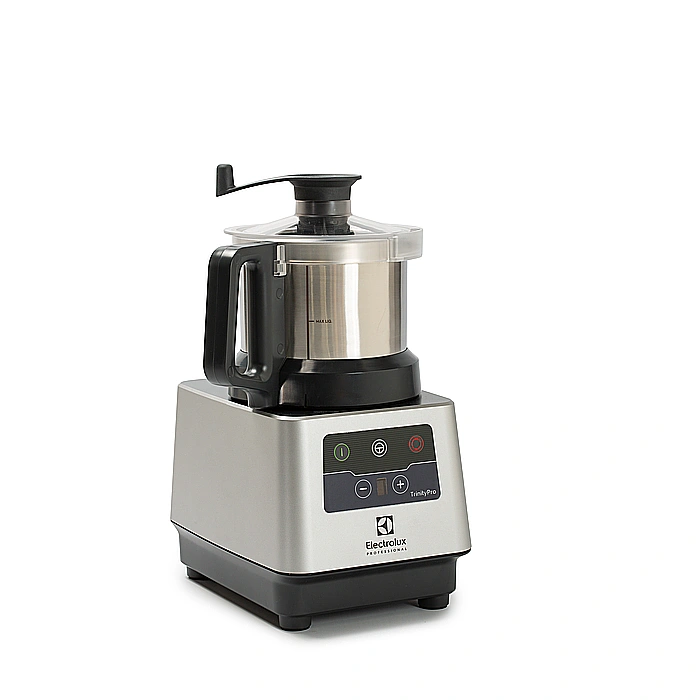 Cutter Mixer<br>Cutter mixer con vasca in acciaio inox da 2.6 litri, velocità variabile da 500 a 3600 giri/minuto