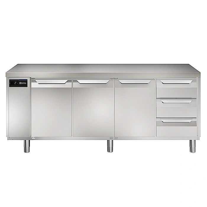 ecostore HP Premium<br>Tavolo refrigerato 590lt, 3 porte e 3x⅓ cassetti, -2+10°C, remoto