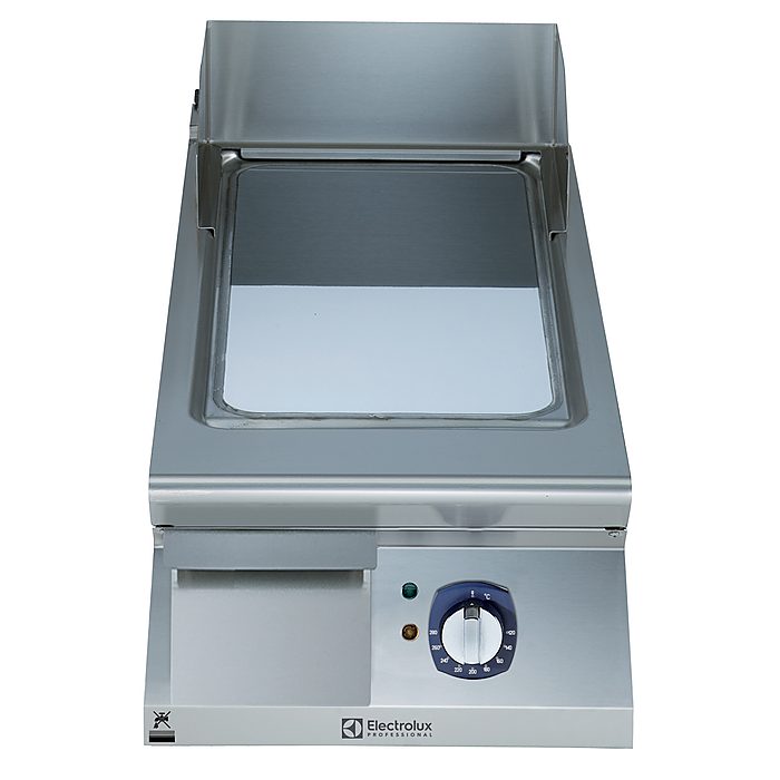 Gamma cottura modulareFry top elettrico con piastra liscia e inclinata, in acciaio al cromo lucidato, 1/2 modulo